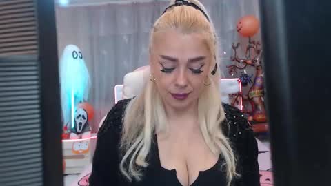 Snapshot of katrinacharm chatting on 11/06/25, 07:31 katrinacharm online show from 11/06/25, 07:31