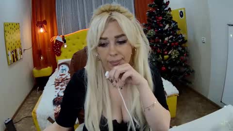 Snapshot of katrinacharm chatting on 12/04/25, 05:10 katrinacharm online show from 12/04/25, 05:10