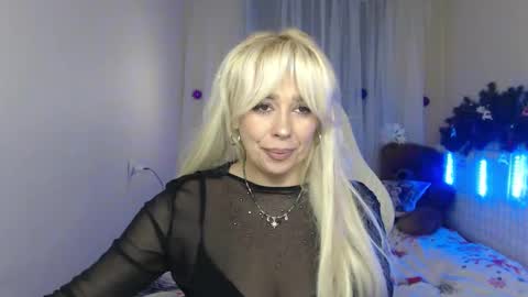 Snapshot of katrinacharm chatting on 12/15/25, 09:52 katrinacharm online show from 12/15/25, 09:52