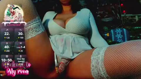 Snapshot of katrinedenev chatting on 01/07/25, 10:41 KatrineDenev online show from 01/07/25, 10:41