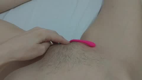 Snapshot of katrinna_arinna chatting on 01/17/25, 06:26 katrina dont forget to give me thumbs up online show from 01/17/25, 06:26