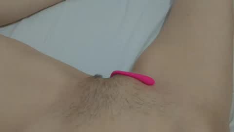 Snapshot of katrinna_arinna chatting on 01/22/25, 06:42 katrina dont forget to give me thumbs up online show from 01/22/25, 06:42