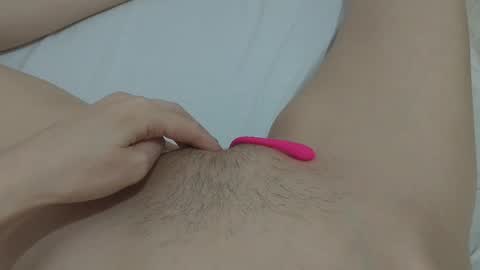 Snapshot of katrinna_arinna chatting on 01/24/25, 09:26 katrina dont forget to give me thumbs up online show from 01/24/25, 09:26