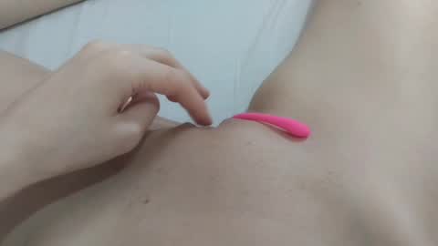 Snapshot of katrinna_arinna chatting on 01/27/25, 07:14 katrina dont forget to give me thumbs up online show from 01/27/25, 07:14