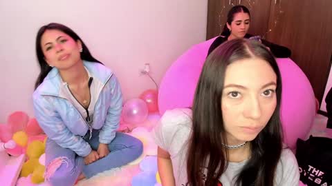 Snapshot of katrinrosex chatting on 12/11/24, 05:26 Katrin  online show from 12/11/24, 05:26