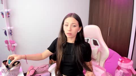 Snapshot of katrinrosex chatting on 12/15/24, 08:15 Katrin  online show from 12/15/24, 08:15