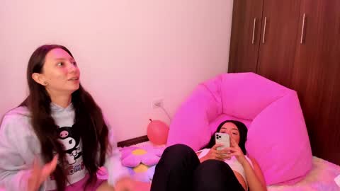 Snapshot of katrinrosex chatting on 01/08/25, 03:07 Katrin  online show from 01/08/25, 03:07