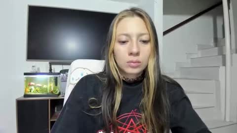 Snapshot of katrinrosex chatting on 09/16/25, 11:00 Katrin  online show from 09/16/25, 11:00