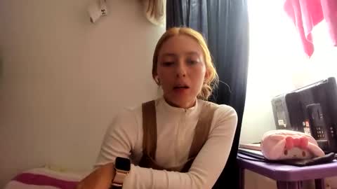 Snapshot of katrinrosex chatting on 04/12/26, 06:13 Katrin online show from 04/12/26, 06:13