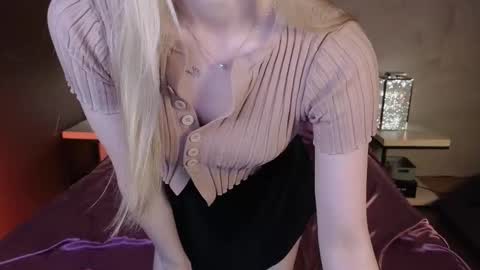 Snapshot of katt_yy chatting on 09/19/25, 05:20 katt_yy online show from 09/19/25, 05:20