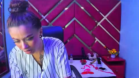 Snapshot of kattalella_luck chatting on 12/05/25, 04:32 kattalella luck online show from 12/05/25, 04:32