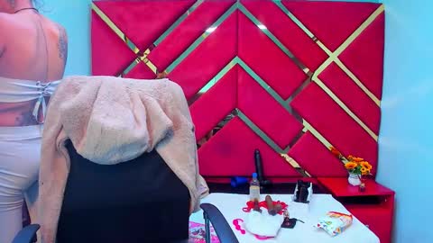 Snapshot of kattalella_luck chatting on 12/16/25, 03:22 kattalella luck online show from 12/16/25, 03:22