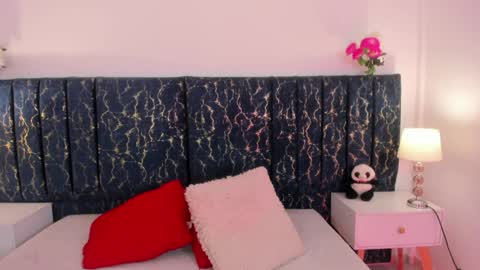 Snapshot of katte_landerr chatting on 04/27/26, 01:20 Katte online show from 04/27/26, 01:20