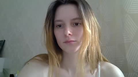 Snapshot of katte_light chatting on 04/18/26, 02:10 katte light online show from 04/18/26, 02:10