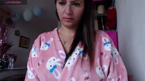 Snapshot of kattie_love chatting on 02/22/25, 01:13 kattie online show from 02/22/25, 01:13