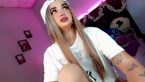 kattie_sweet_ online show from 10/26/25, 01:00