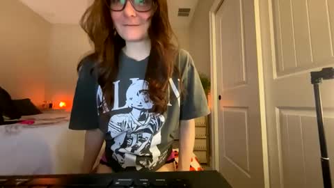 Snapshot of kattnip44 chatting on 10/12/25, 09:14 Josie live show Tuesday Wednesday and Thursday online show from 10/12/25, 09:14