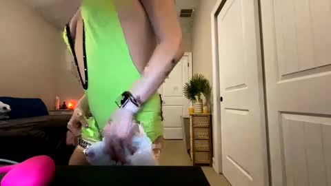 Snapshot of kattnip44 chatting on 11/13/25, 03:38 Josie live show Tuesday Wednesday and Thursday online show from 11/13/25, 03:38