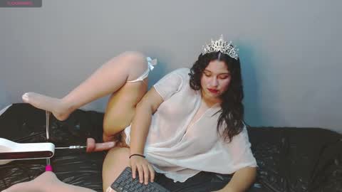 Snapshot of katty_loveless chatting on 09/11/25, 07:08 Katty Loveless online show from 09/11/25, 07:08