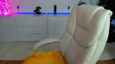 Katty online show from 09/26/25, 06:56