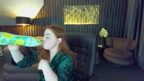 Snapshot of katty_rose8 chatting on 05/20/26, 06:14 Katty online show from 05/20/26, 06:14