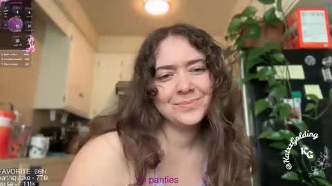 Snapshot of katxxgolding chatting on 11/08/25, 10:52 Princesse Kat online show from 11/08/25, 10:52