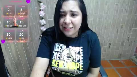 Snapshot of katy2425 chatting on 01/26/25, 05:02 Katy online show from 01/26/25, 05:02