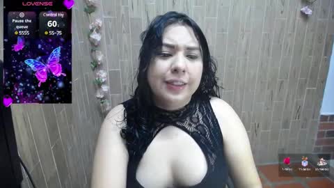 Snapshot of katy2425 chatting on 02/26/25, 03:53 Katy online show from 02/26/25, 03:53