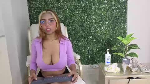 katy_love222 online show from 05/24/26, 06:57
