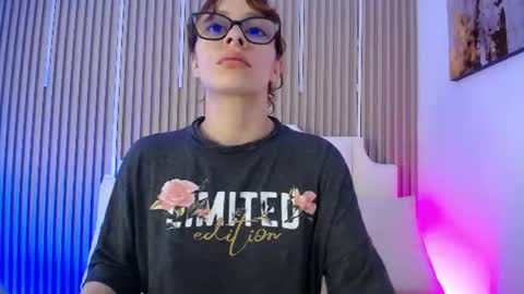 Snapshot of katy_van chatting on 07/11/26, 08:33 Katy Van online show from 07/11/26, 08:33