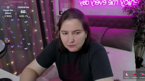 Snapshot of katyaneilson chatting on 10/01/25, 03:34 Kate online show from 10/01/25, 03:34