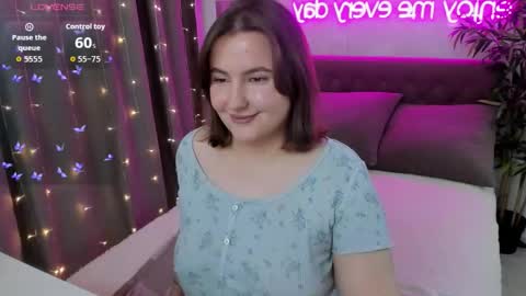 Snapshot of katyaneilson chatting on 10/04/25, 04:21 Kate online show from 10/04/25, 04:21