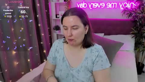 Snapshot of katyaneilson chatting on 10/17/25, 05:10 Kate online show from 10/17/25, 05:10