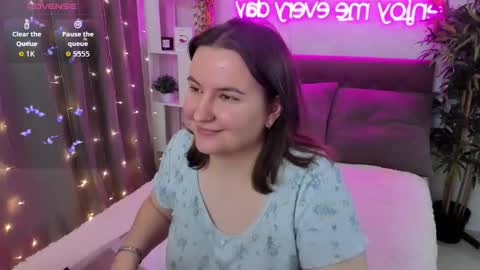 Kate online show from 12/17/25, 05:13