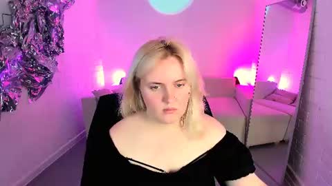 Snapshot of katybriggs chatting on 06/18/26, 05:08 Katy online show from 06/18/26, 05:08
