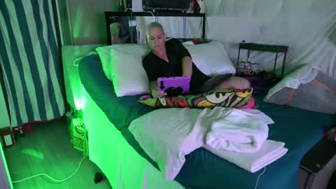 Snapshot of katycouple69 chatting on 03/08/26, 07:12 katycouple69 online show from 03/08/26, 07:12