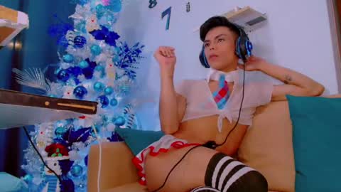 Snapshot of katykennex chatting on 12/15/24, 10:07 KATY online show from 12/15/24, 10:07