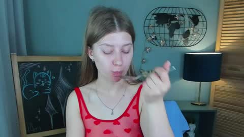 katymeaw online show from 05/11/26, 01:33