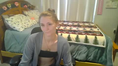 Snapshot of katynowhere chatting on 02/10/25, 10:40 Katy online show from 02/10/25, 10:40