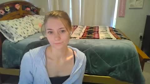 Snapshot of katynowhere chatting on 02/12/25, 12:05 Katy online show from 02/12/25, 12:05