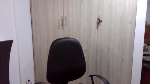  Khawit  online show from 12/29/24, 09:30