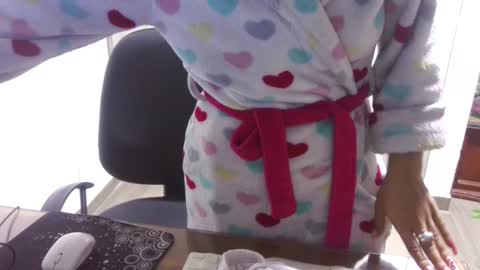  Khawit  online show from 02/07/25, 11:34