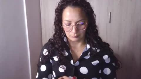  Khawit  online show from 02/17/25, 07:21