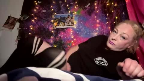 Snapshot of kay_la chatting on 09/11/25, 12:38 kay_la online show from 09/11/25, 12:38