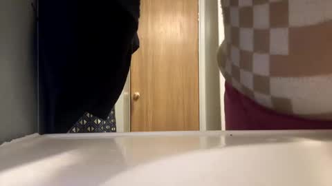 Snapshot of kay_la chatting on 10/18/25, 11:33 kay_la online show from 10/18/25, 11:33