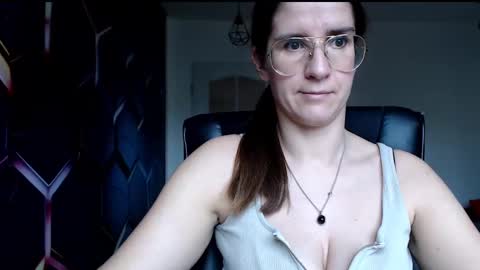 KayaLips online show from 12/11/24, 11:30