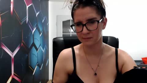 KayaLips online show from 12/11/24, 09:45