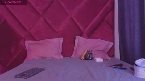 Cattleya stone online show from 10/15/25, 02:33