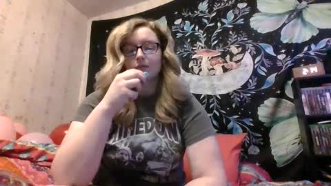 Snapshot of kaybug98 chatting on 02/09/25, 07:16 kaybug98 online show from 02/09/25, 07:16