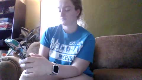 Snapshot of kaybug98 chatting on 02/17/25, 01:10 kaybug98 online show from 02/17/25, 01:10